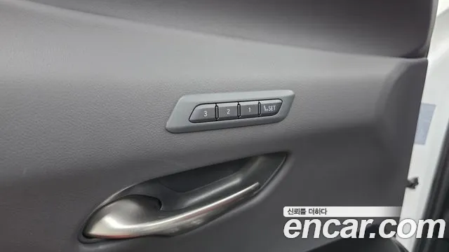 Lexus UX — Фото автомобиля 25