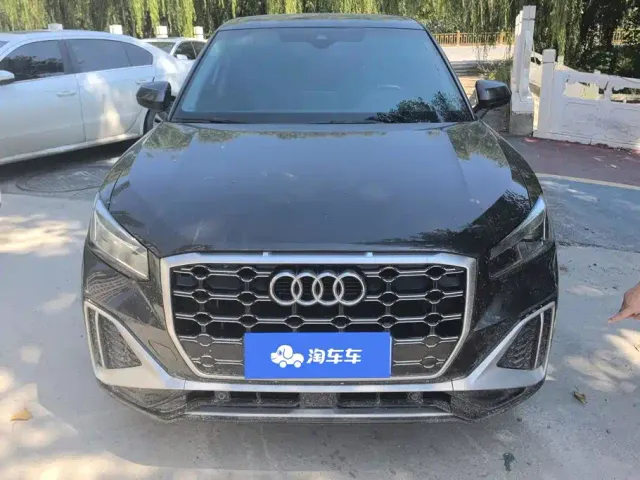 Audi Q2L — Фото автомобиля 2