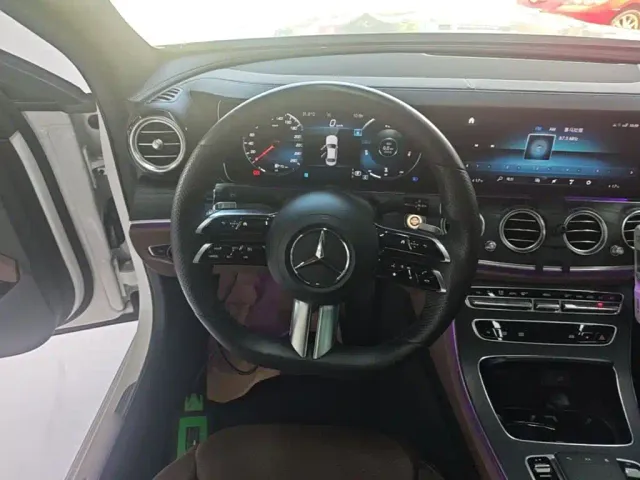Mercedes-Benz E-Class — Фото автомобиля 10