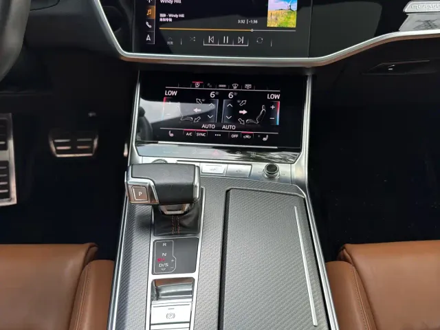 Audi A7L — Фото автомобиля 16