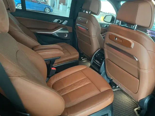 BMW X7 — Фото автомобиля 7