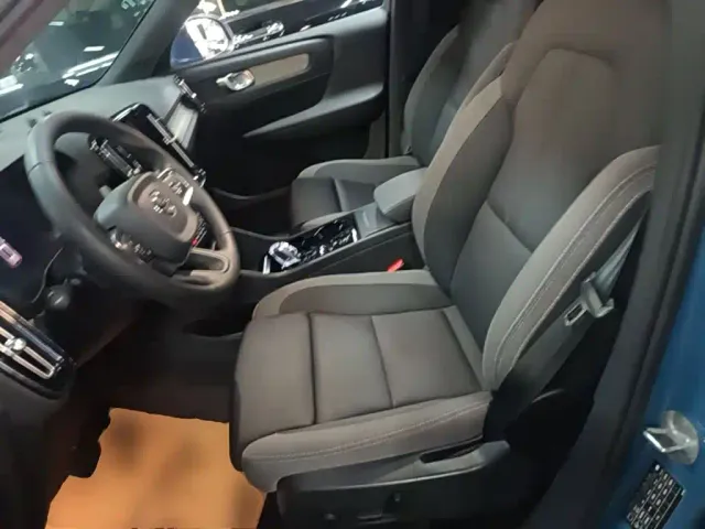 Volvo XC40 — Фото автомобиля 14