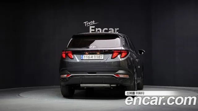 Hyundai Tucson Tucson (NX4) Бензин 1.6 турбо 2WD — Фото автомобиля 4