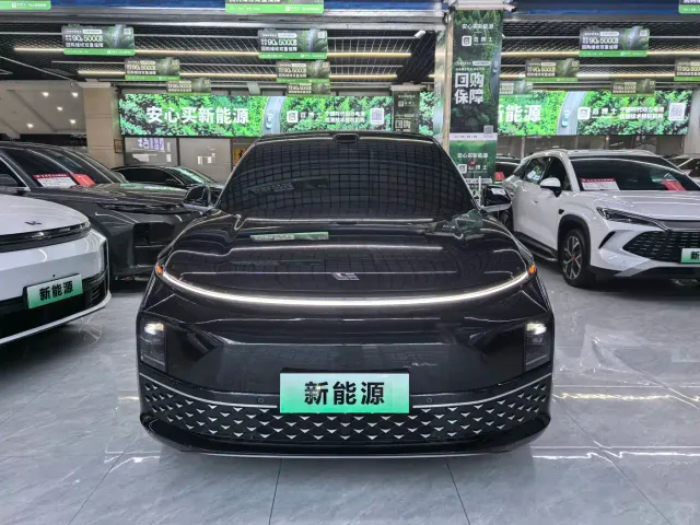 Фотография автомобиля — Li Auto L6