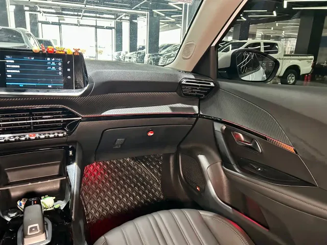Peugeot 2008 — Фото автомобиля 27