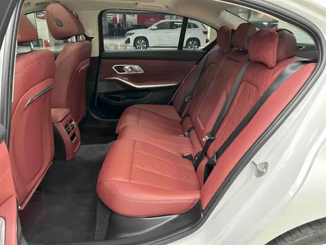 BMW 3 Series — Фото автомобиля 21
