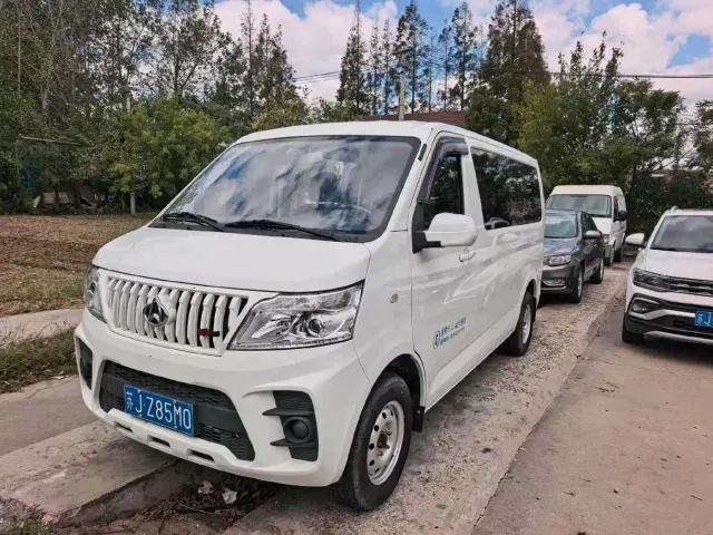 Фотография автомобиля — Changan Ruixing M60