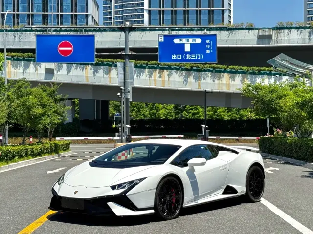 Lamborghini Huracan — Фото автомобиля 3