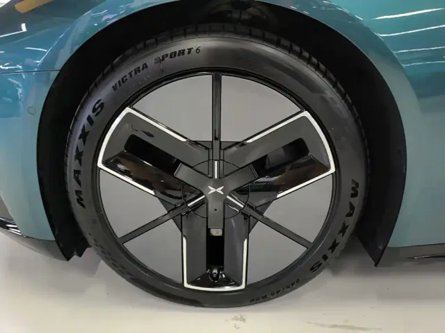 Xpeng P7 — Фото автомобиля 22