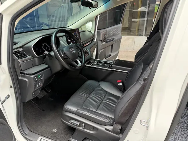 Honda Elysion — Фото автомобиля 10