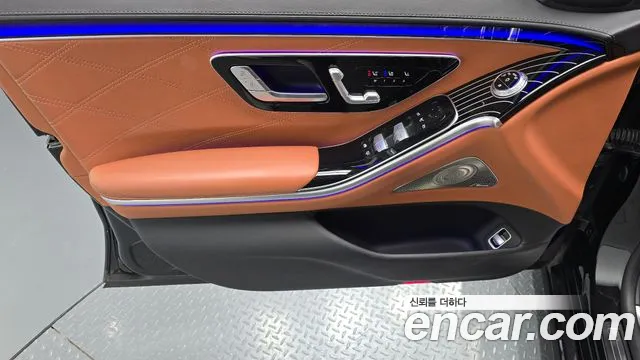 Mercedes-Benz S-Class — Фото автомобиля 20