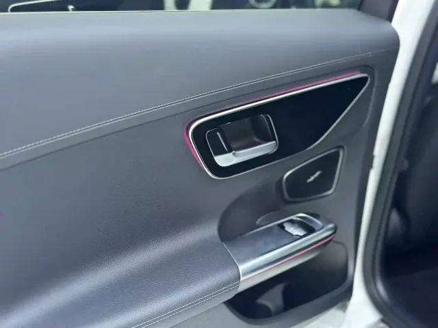 Mercedes-Benz C-Class — Фото автомобиля 16