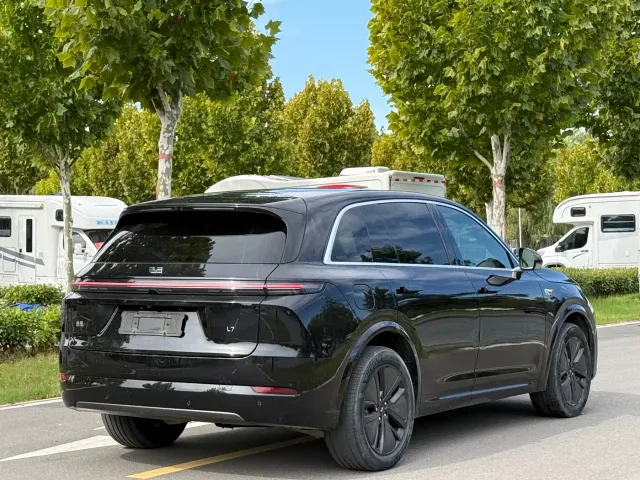 Li Auto L7 — Фото автомобиля 15