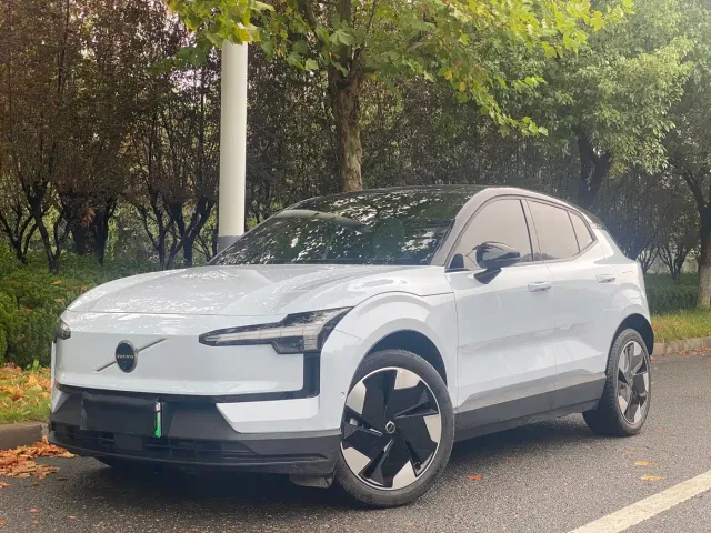 Фотография автомобиля — Volvo EX30