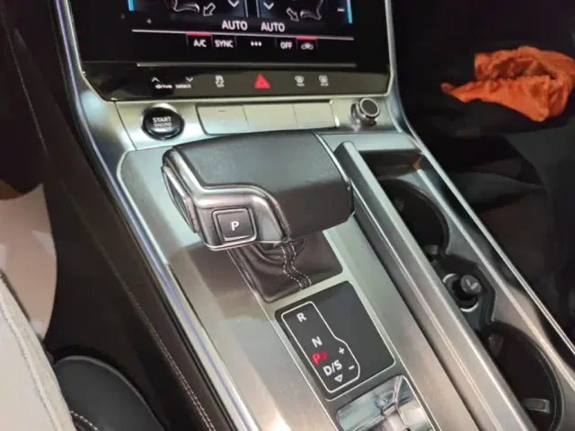 Audi A7L — Фото автомобиля 13