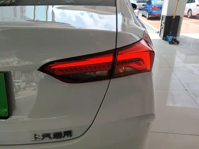 Buick Verano — Фото автомобиля 7