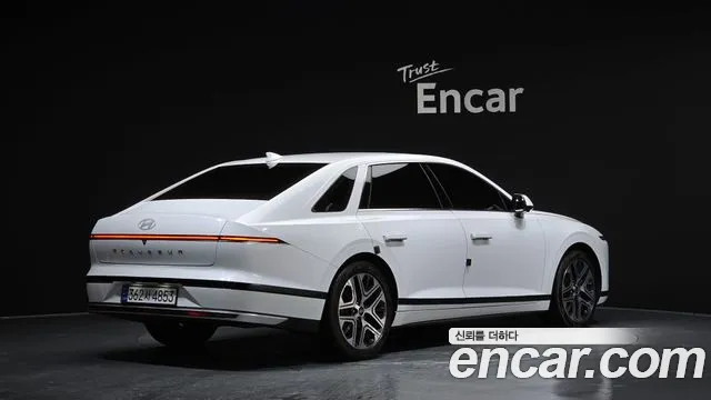 Hyundai Grandeur Grandeur (GN7) 2.5 Бензин 2WD — Фото автомобиля 2