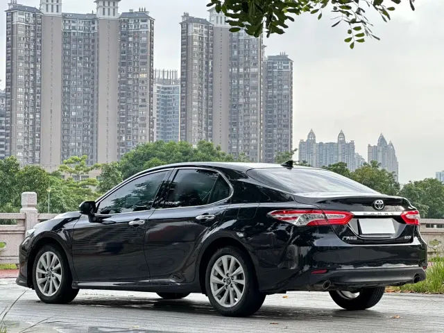 Toyota Camry — Фото автомобиля 6