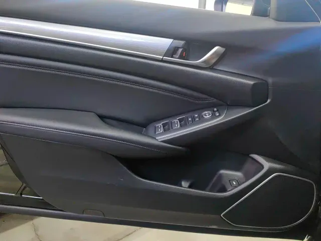 Honda Accord — Фото автомобиля 12