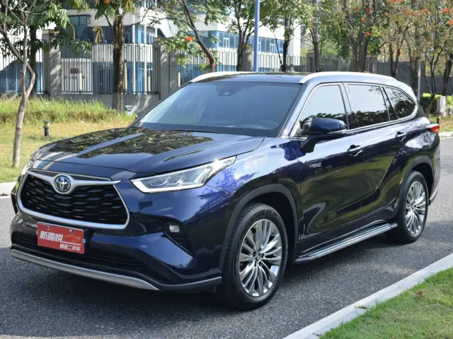 Фотография автомобиля — Toyota Highlander