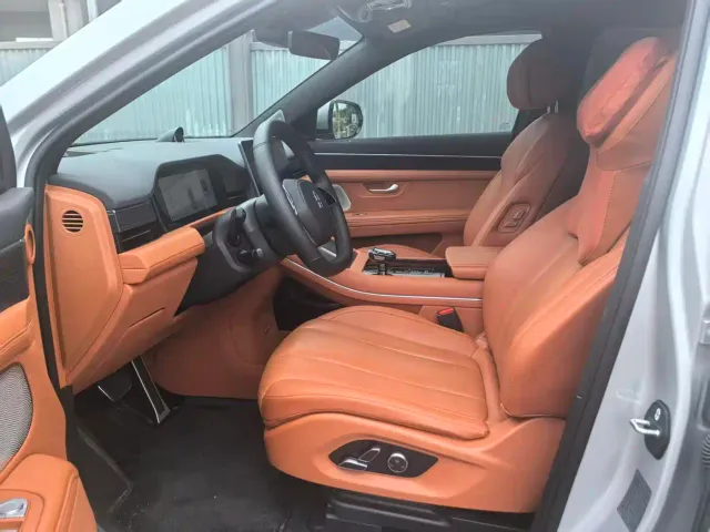 AITO Wenjie AITO M7 2024 1.5T Smart Drive 4WD Ultra 6-seater — Фото автомобиля 2