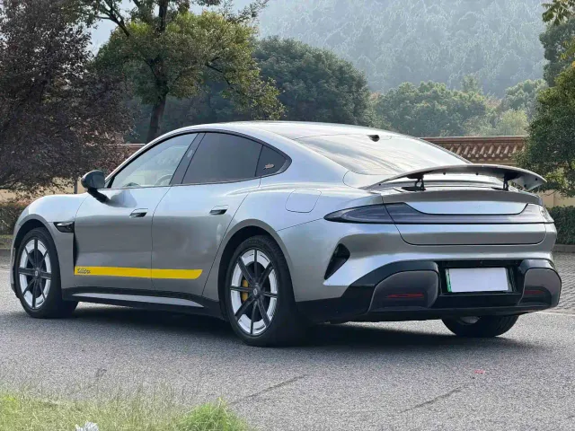 Xiaomi SU7 — Фото автомобиля 21