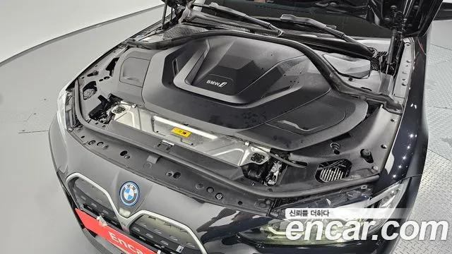 BMW i4 — Фото автомобиля 6