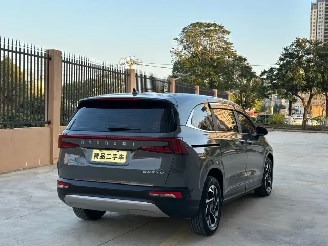 Hyundai Custo — Фото автомобиля 7
