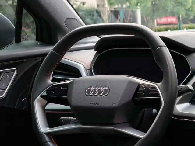 Audi Q4 e-tron — Фото автомобиля 7