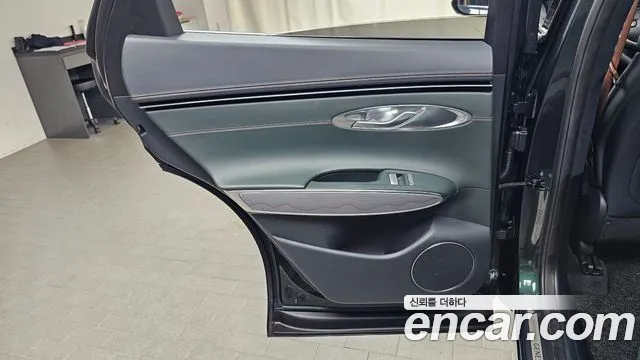 Genesis GV70 2.5T Бензин AWD — Фото автомобиля 7