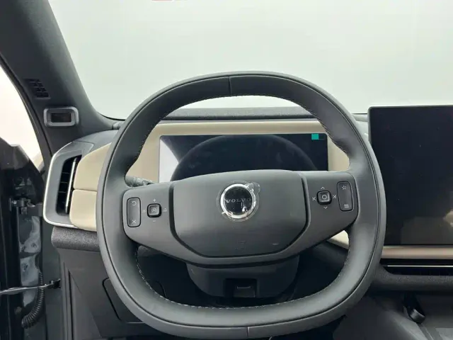 Volvo XC70 Plug-in Hybrid — Фото автомобиля 6
