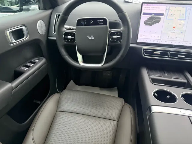 Li Auto L9 — Фото автомобиля 15