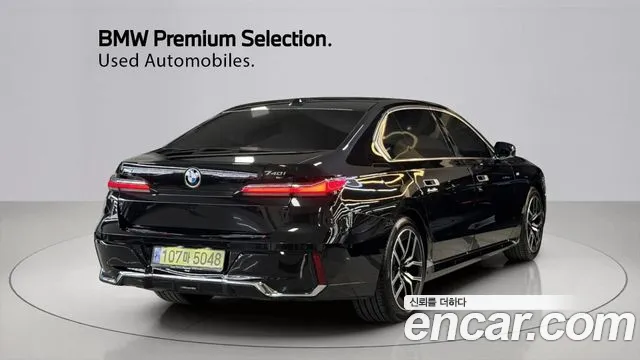 BMW 7-Series 7 серия (G70) 740i xDrive M Sport — Фото автомобиля 2