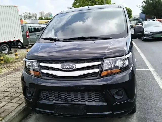 JAC Refine M3 — Фото автомобиля 2