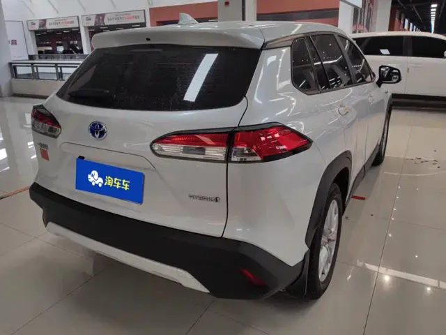 Toyota Corolla Cross — Фото автомобиля 3