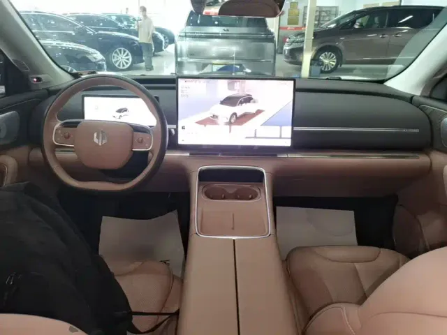 Leapmotor C11 — Фото автомобиля 9
