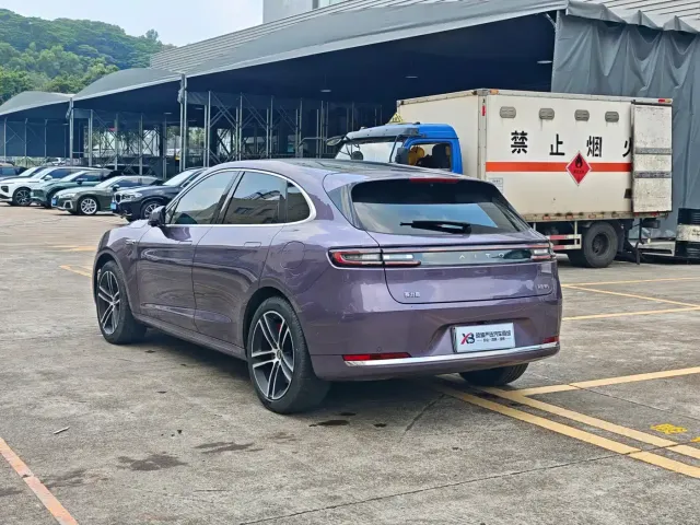 Aito M5 — Фото автомобиля 3