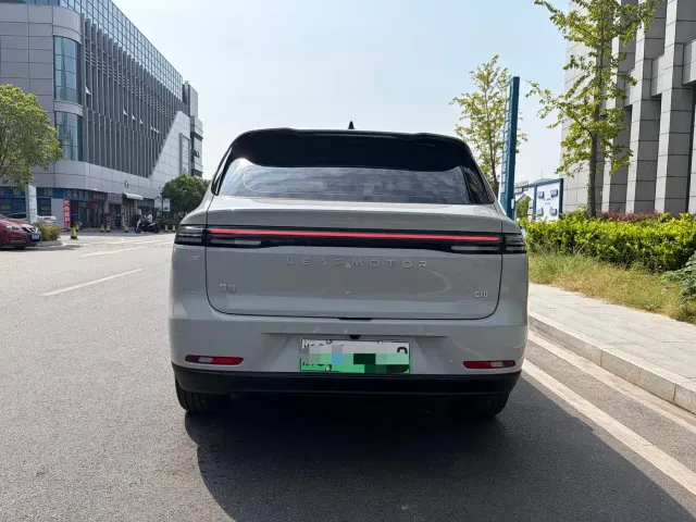 Leapmotor C10 — Фото автомобиля 4