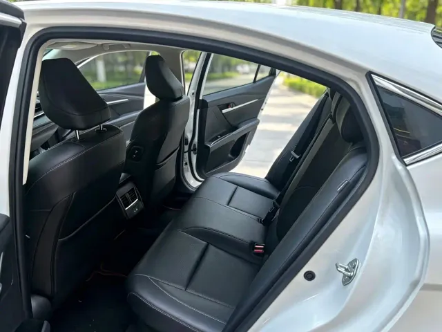 Toyota Camry — Фото автомобиля 6