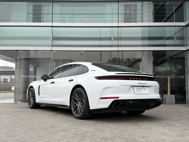 Porsche Panamera — Фото автомобиля 5