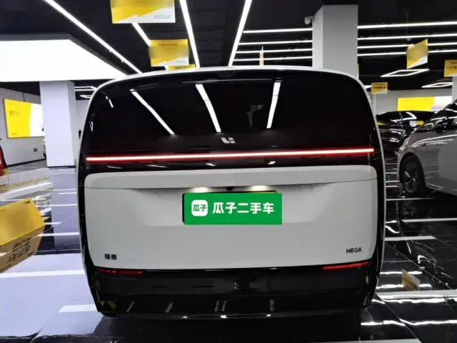 Li Auto MEGA — Фото автомобиля 5