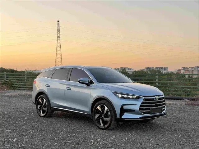 BYD Tang — Фото автомобиля 3