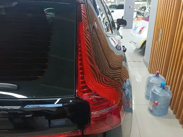 Volvo XC60 — Фото автомобиля 7