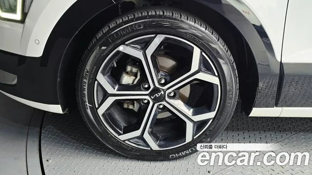 Kia Niro The All New Niro Signature — Фото автомобиля 5