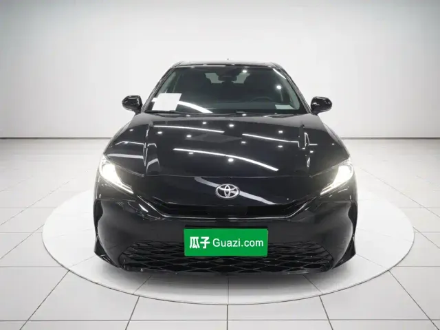 Toyota Camry — Фото автомобиля 2