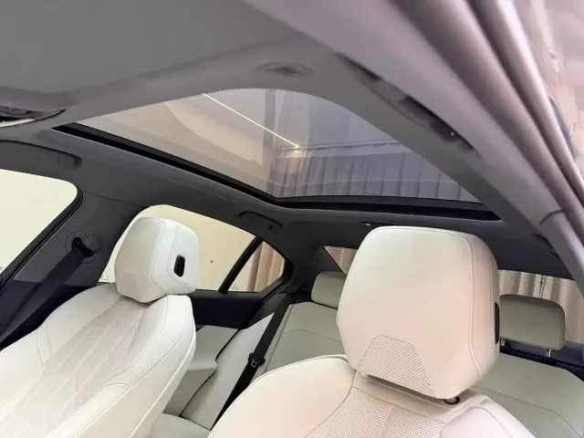 BMW 5 Series — Фото автомобиля 6