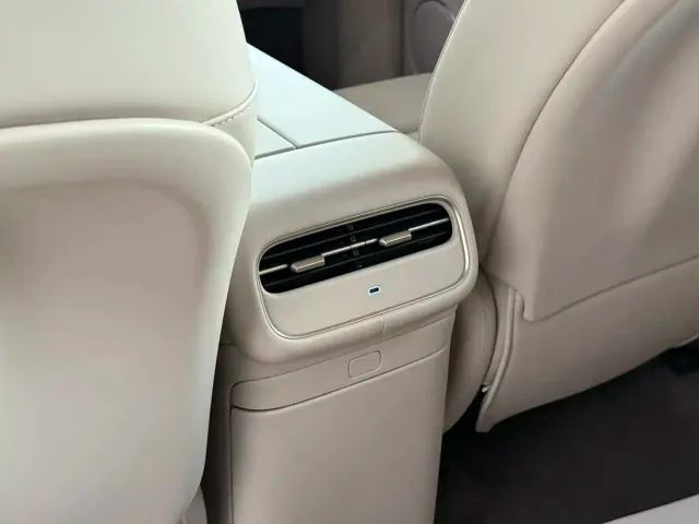 IM Motors LS6 — Фото автомобиля 14