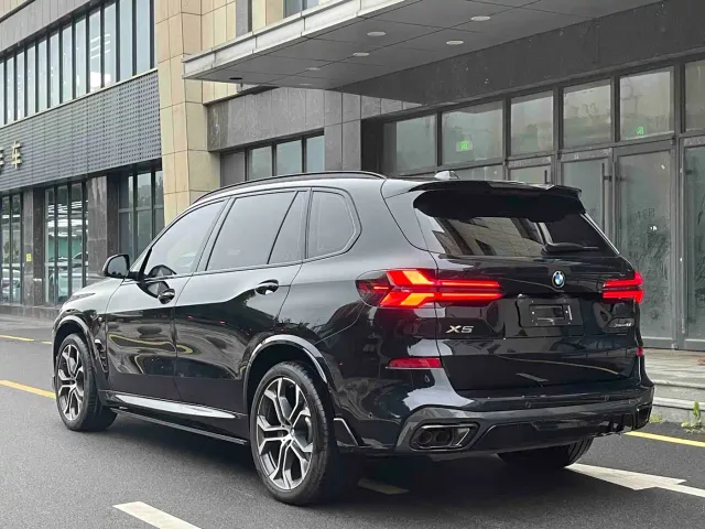 BMW X5 — Фото автомобиля 4