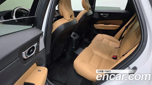 Volvo XC60 2nd Gen — Фото автомобиля 18