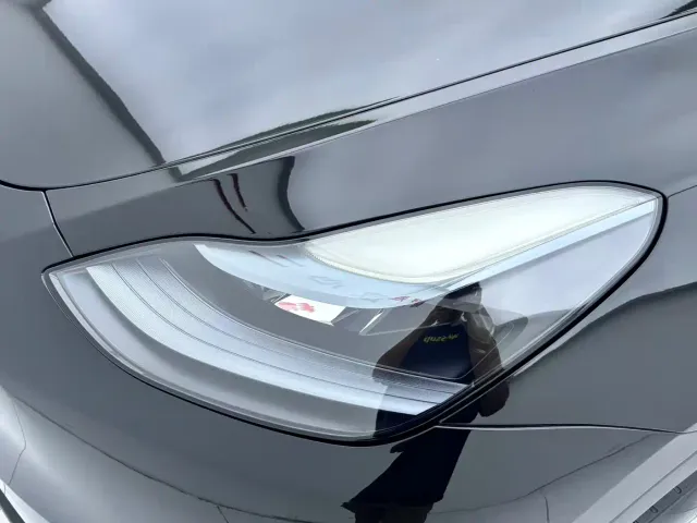 Tesla Model Y — Фото автомобиля 17